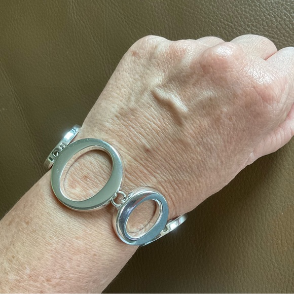 ๐ธ๐ธ Circle Link Toggle Bracelet ๐ธ๐ธ - Picture 6 of 7